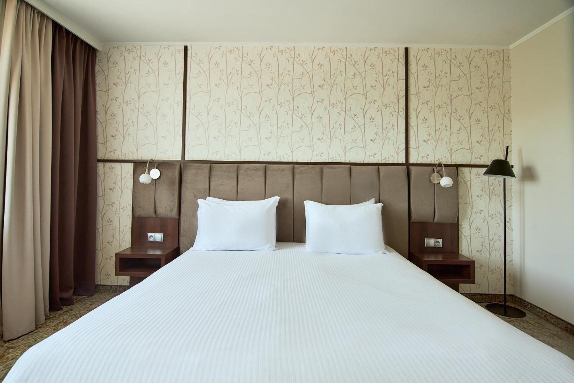 Metropolo By Golden Tulip Krakow — Photos 1